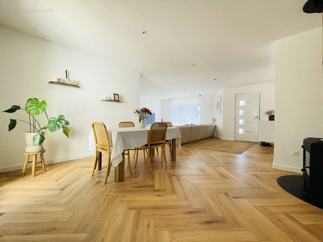 Maison à TERRASSON-LAVILLEDIEU