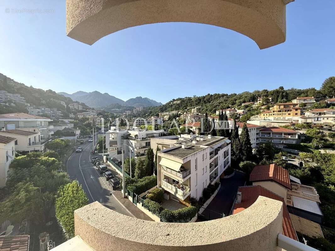 Appartement à ROQUEBRUNE-CAP-MARTIN