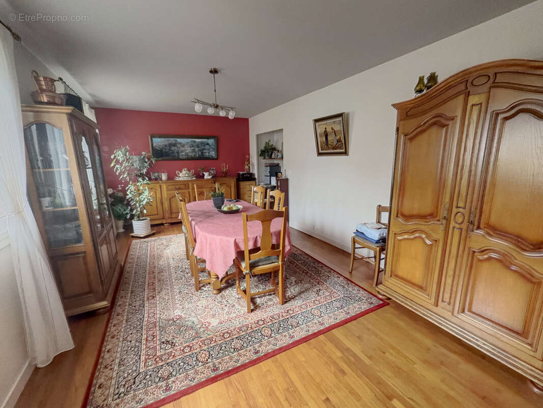 Maison familiale avec sous-sol complet et 3 611 m2 de terrain - Camors - photo 4
