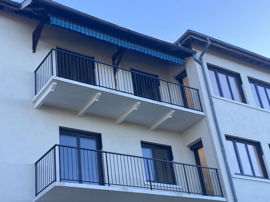 Appartement à CHARBONNIERES-LES-BAINS