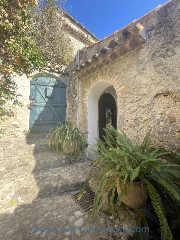 HAUT DE CAGNES Adorable maison de village 2/3 chambres jardin piscine - photo 11