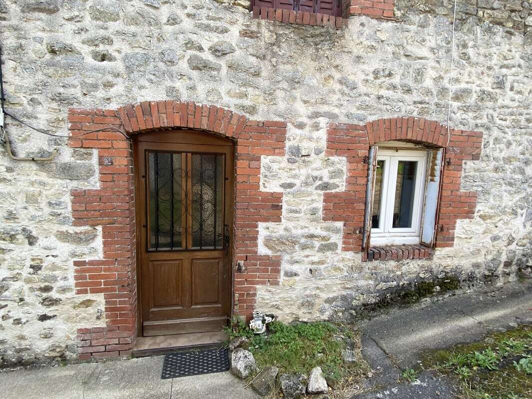 Maison à EYMOUTIERS