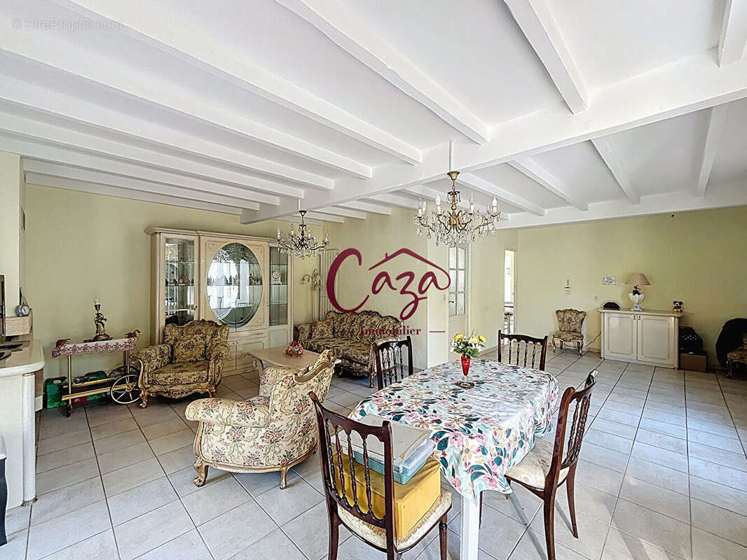 Maison à CAMBLANES-ET-MEYNAC