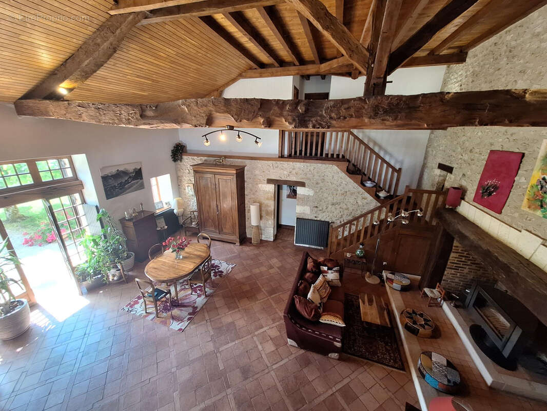 Maison à BOURDEILLES