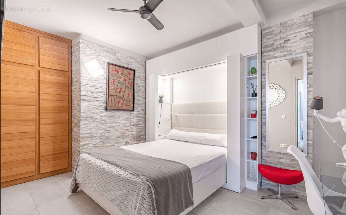 Appartement à PARIS-2E