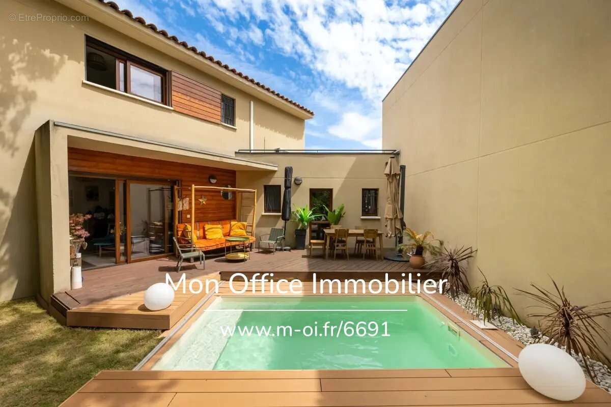 Référence : 7075-ABO - Saint-Cannat – Maison récente de 5 pièces avec jardin, piscine, garage + 3 places de stationnement privat - photo 13