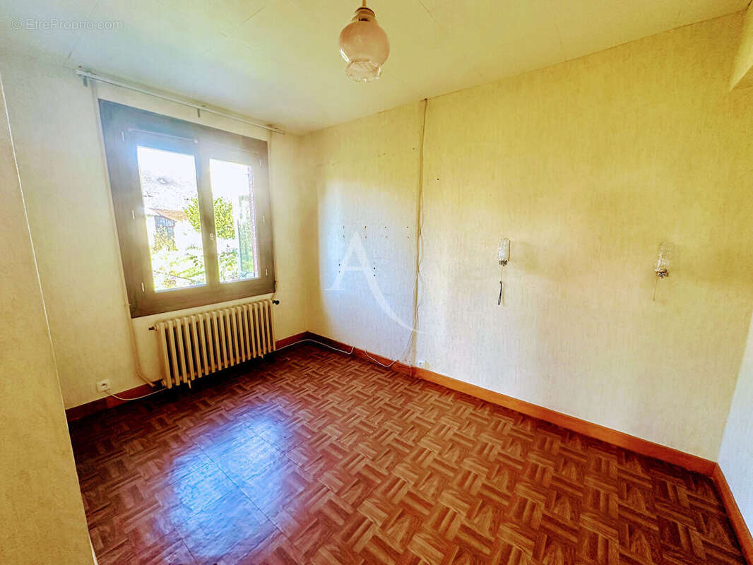 Maison à SAINT-JEAN-DE-BRAYE