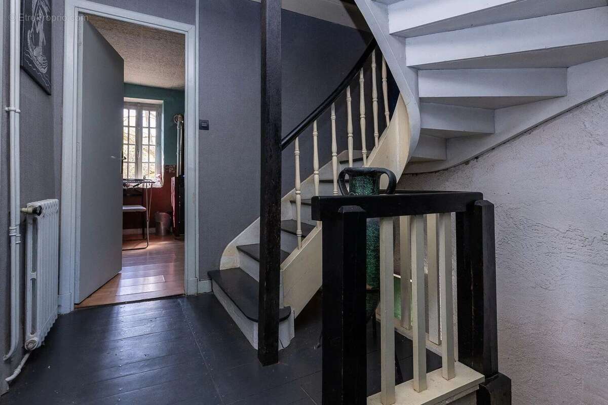 Maison à MONTFERRAT