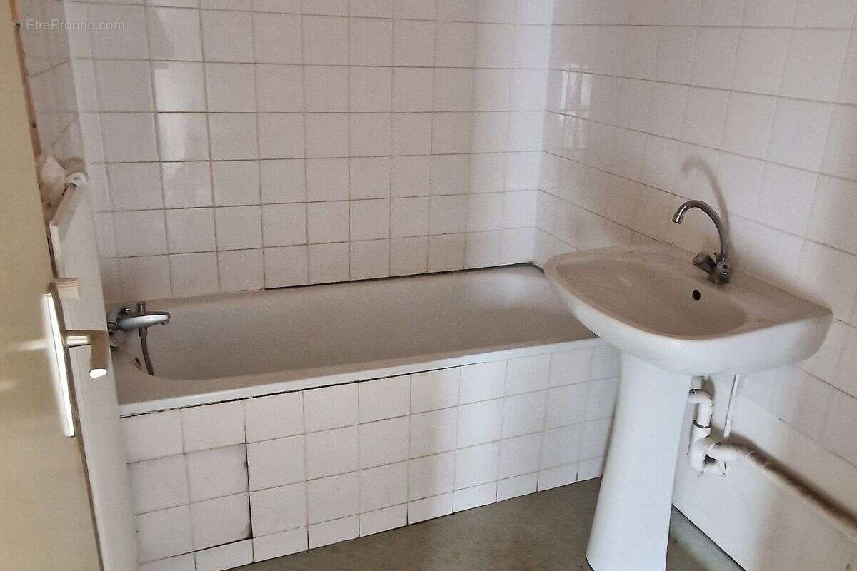 Appartement à L'ARBRESLE