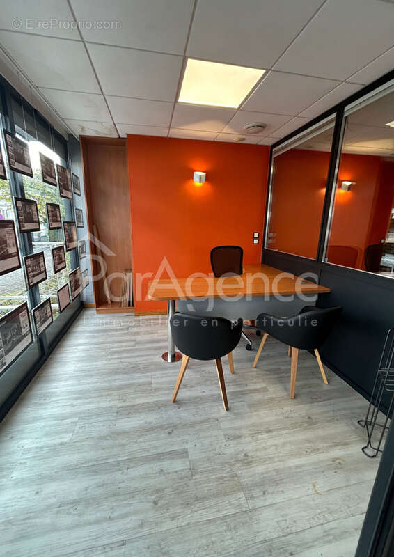 Commerce à VAUX-SUR-MER