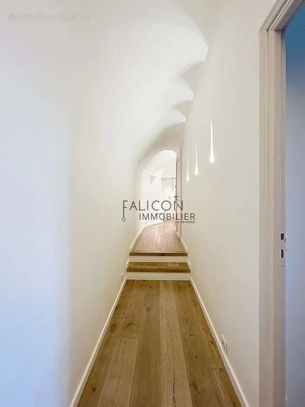 Appartement à FALICON