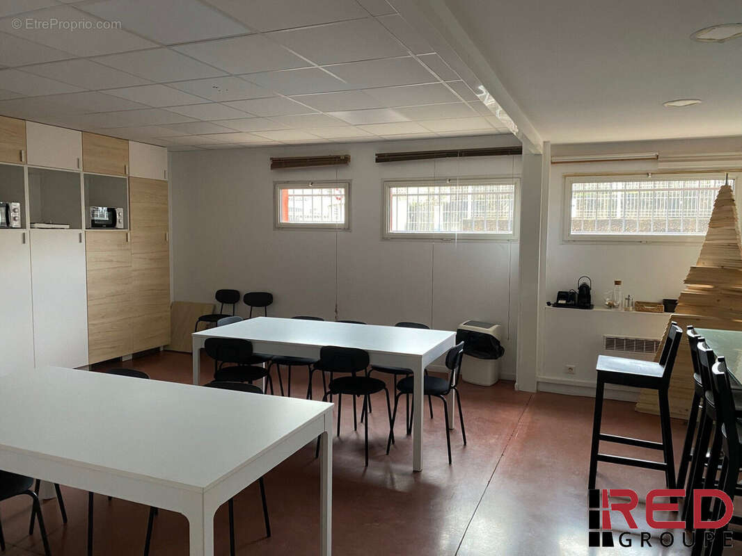 Commerce 937 m² à Gardanne  - photo 8