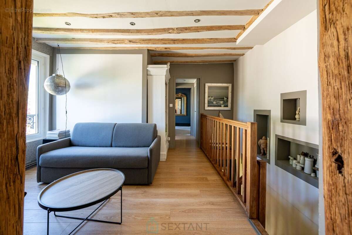 A coeur de Mennecy, voici une charmante maison de caractère (1860), entièrement rénovée. - photo 16