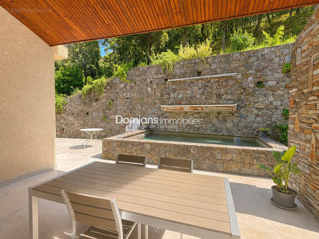 Maison 229 m² à Le Boulou  - photo 3