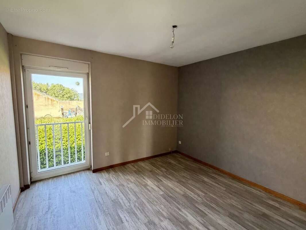 Maison 4 pièces - 73 m² - jardinet - photo 5