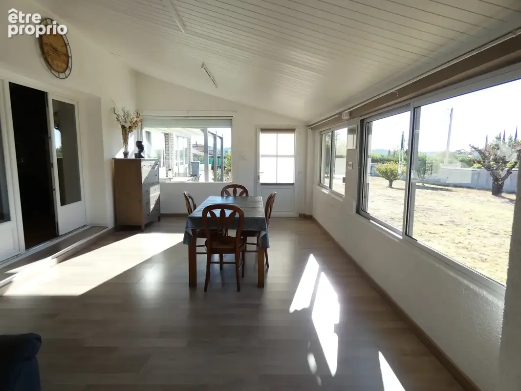 Alès , propriété deux logements sur 2200 m2 constructibles - photo 5