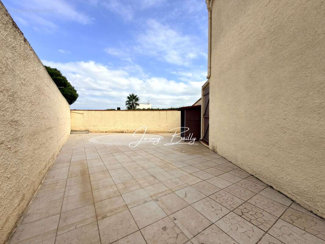 Maison à SAINT-ESTEVE