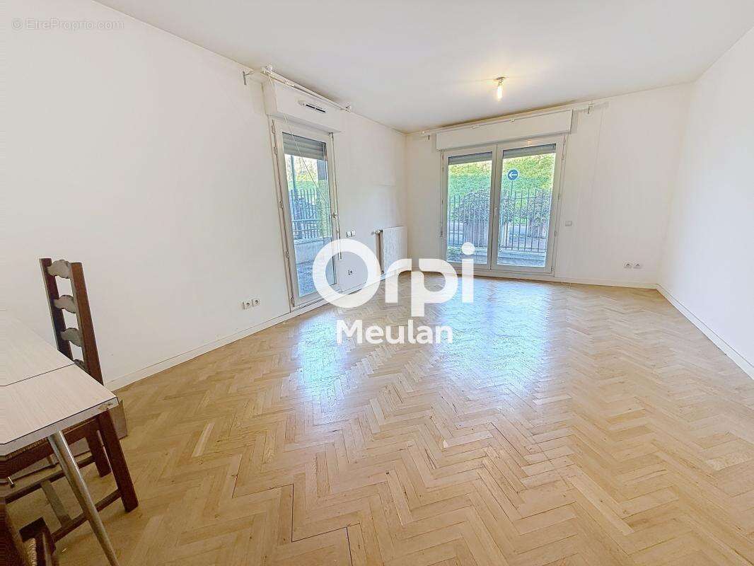 Appartement à HARDRICOURT