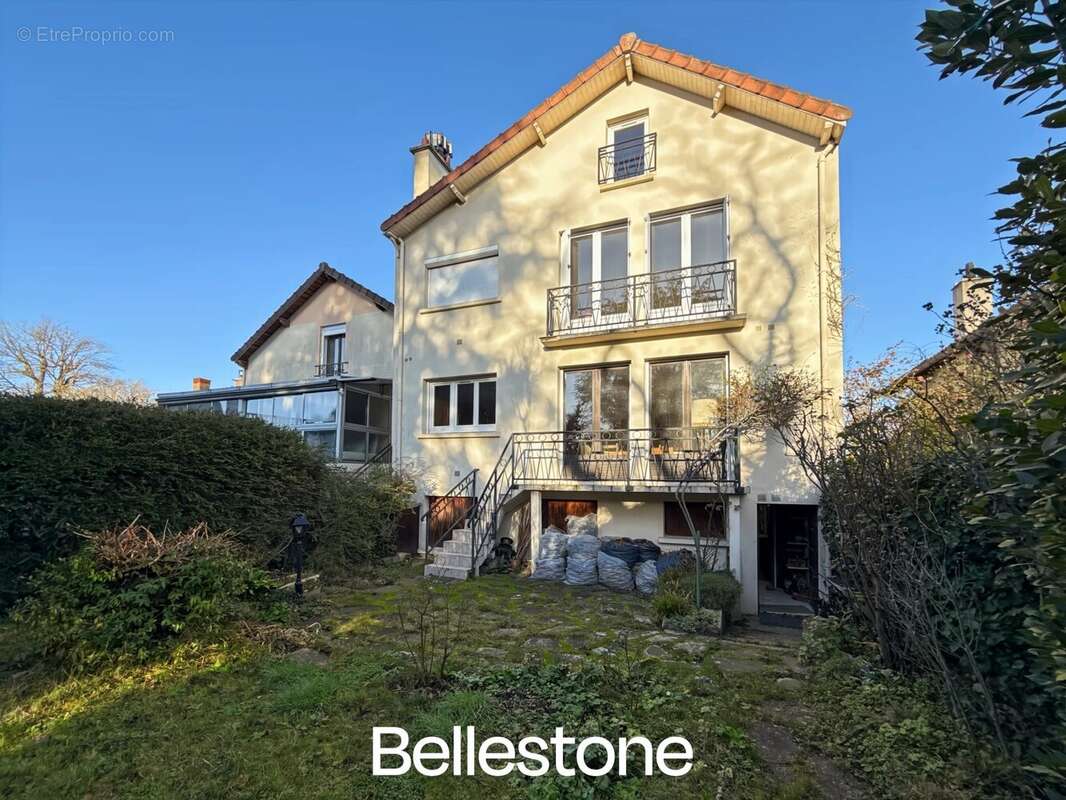Maison à LA CELLE-SAINT-CLOUD