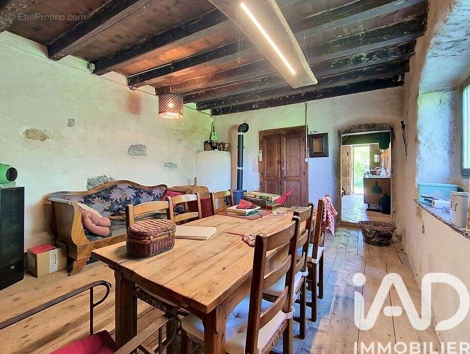 Maison 80 m² à Chezery-Forens  - photo 7