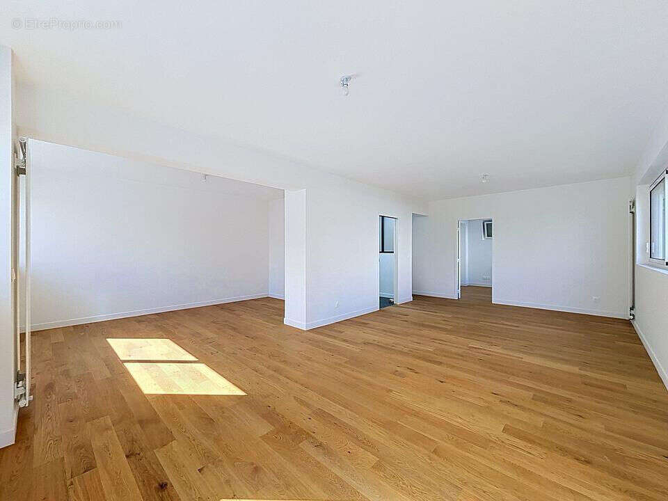 Appartement à SURESNES