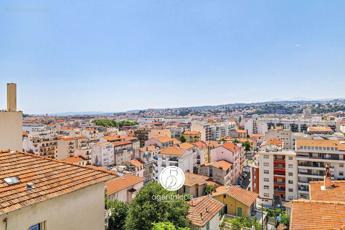 Nice // Boulevard Bischoffsheim : 2 PIÈCES / RÉNOVÉ / VUE MER / BALCON - photo 14