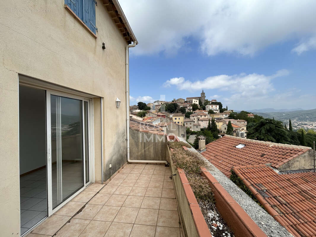 Solliès-Ville T4 + Terrasses Vue panoramique - photo 2