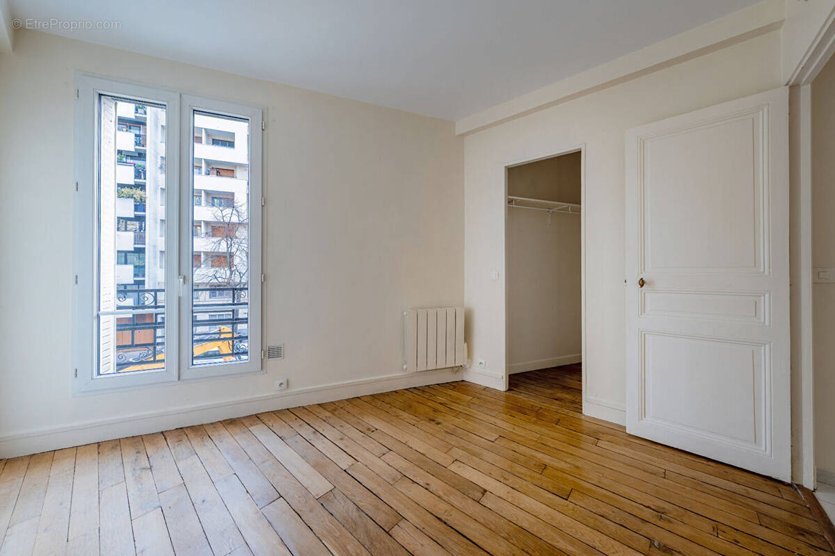 Appartement à PARIS-15E