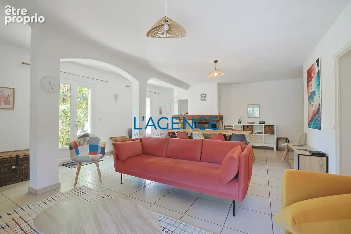CARQUEIRANNE VILLA 233m2 - 8 Chambres  - Terrain 7023m avec piscine - photo 9