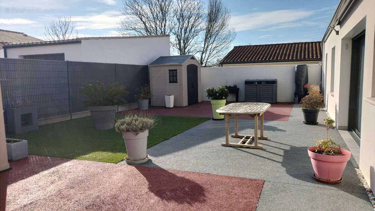 Maison à TONNAY-CHARENTE