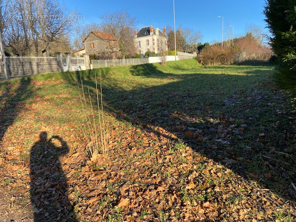 Terrain à VERTAIZON