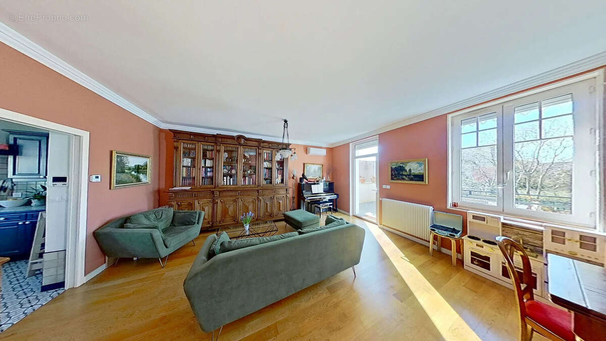 Maison à LYON-8E