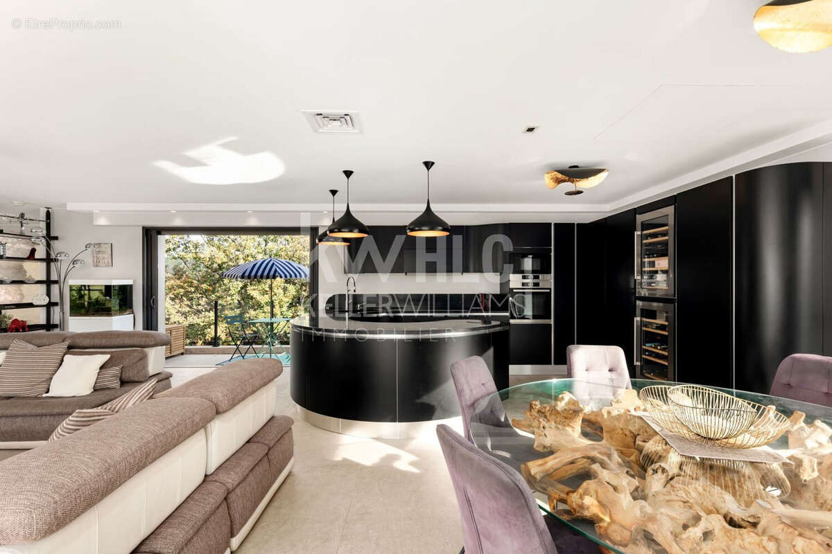 Maison 200 m² à Vence  - photo 8
