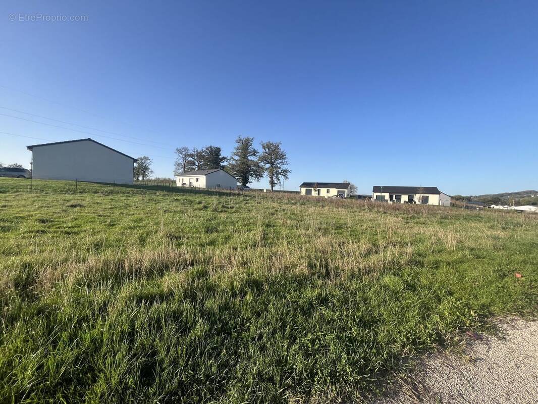 Terrain à NAUCELLES