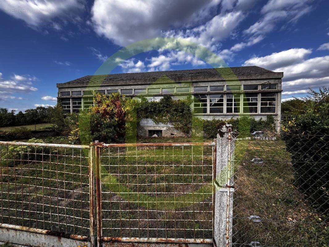 Maison à SAINT-MEDARD-LA-ROCHETTE
