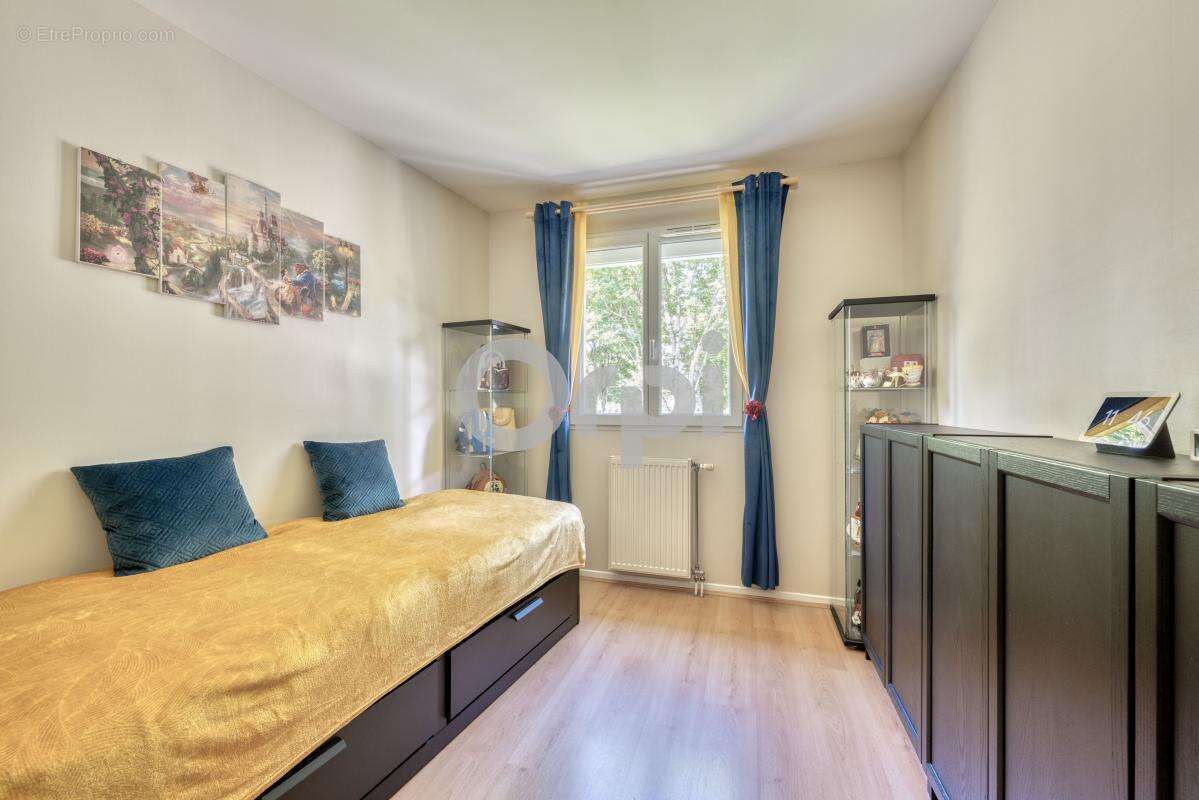 Maison à BUSSY-SAINT-GEORGES