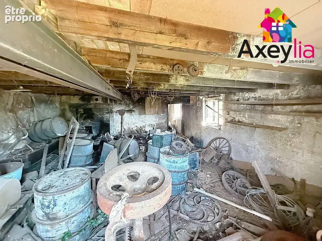A vendre - saint-bonnet-des-quarts - ancien atelier à réhabiliter avec petit terrain et caves - photo 7