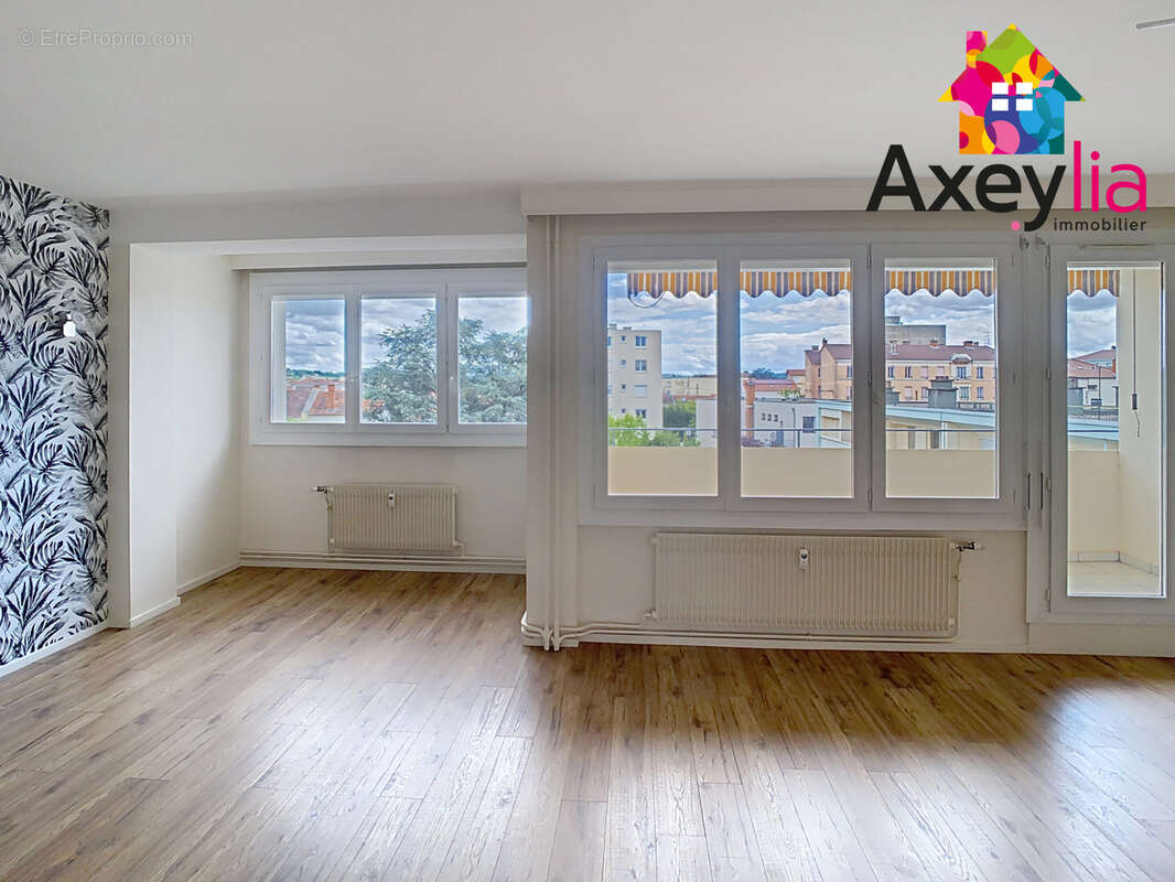 Appartement à LE COTEAU