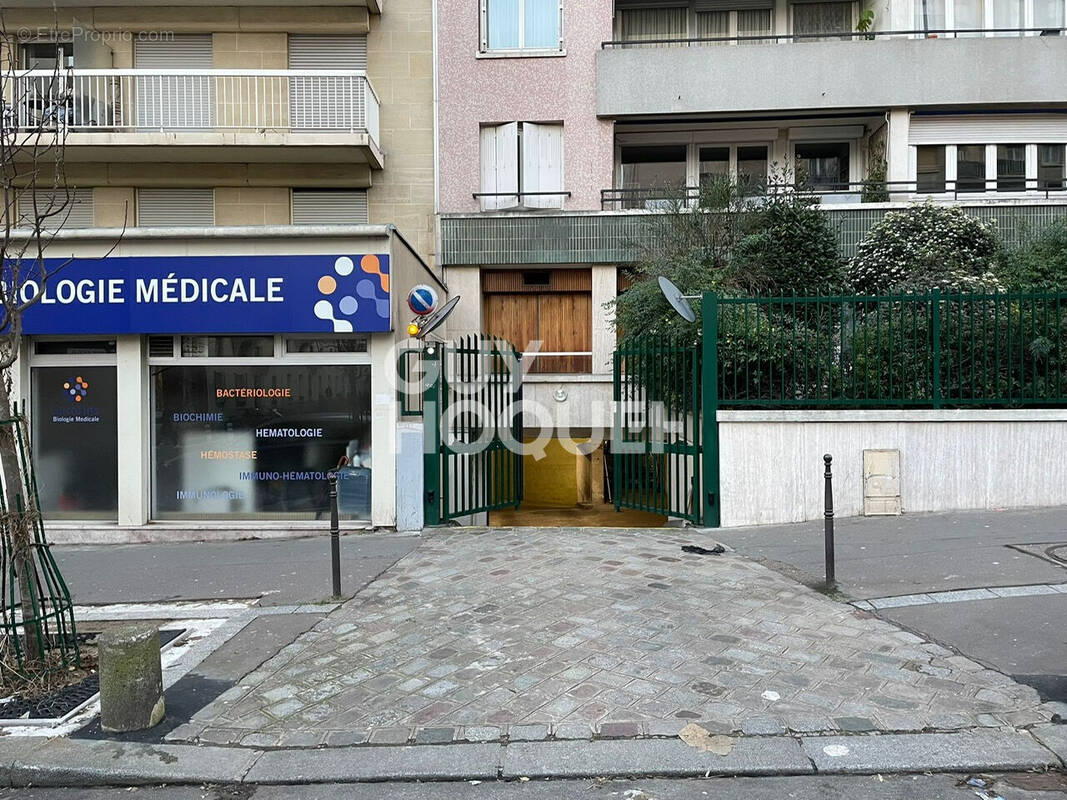 Parking à PARIS-20E