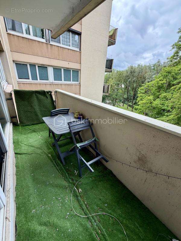 Appartement f3 71m2 avec balcon + cave + parking - photo 6