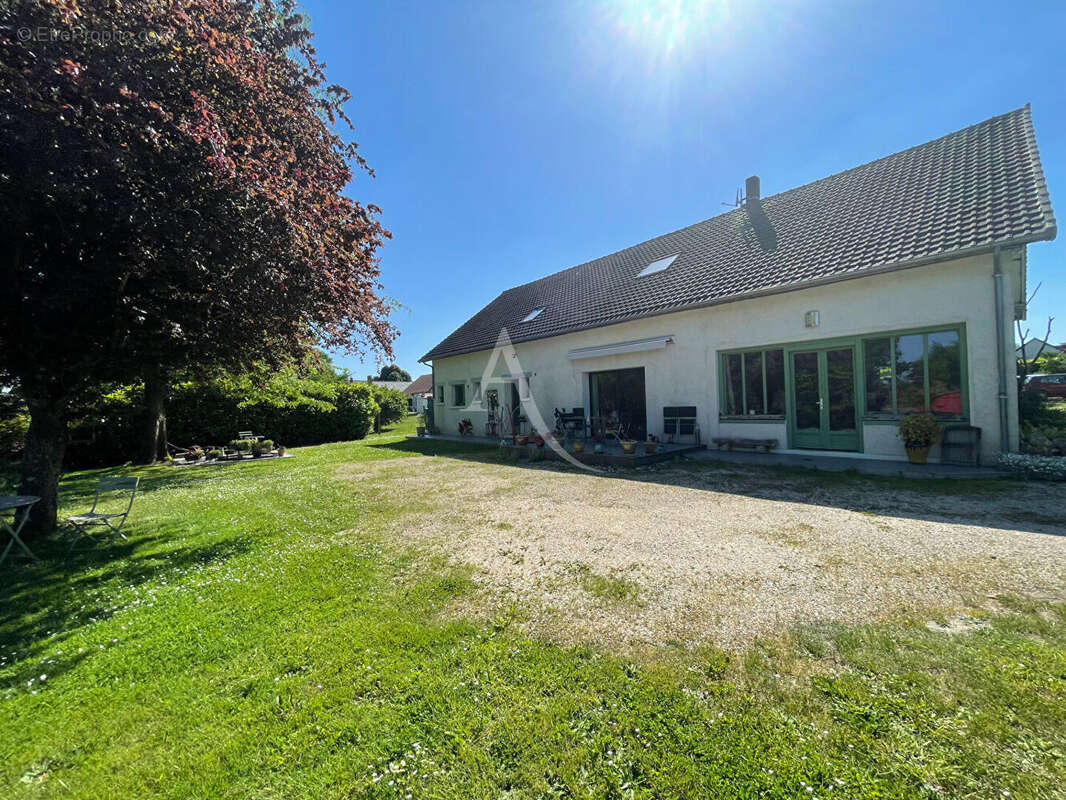Maison à FAVEROLLES-SUR-CHER
