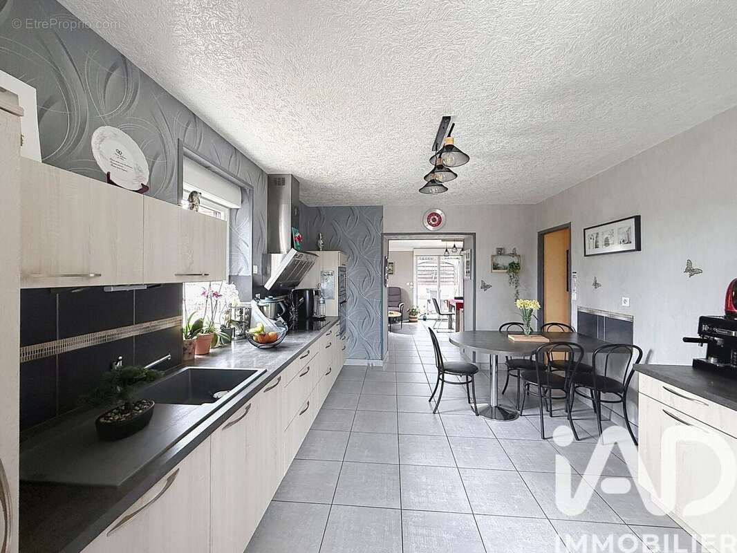 Photo 4 - Maison à SAINT-MEEN-LE-GRAND