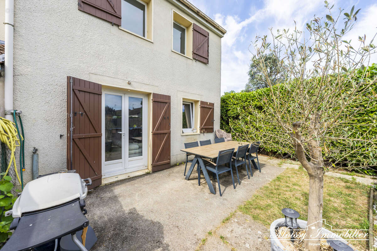 Maison à MOISSY-CRAMAYEL