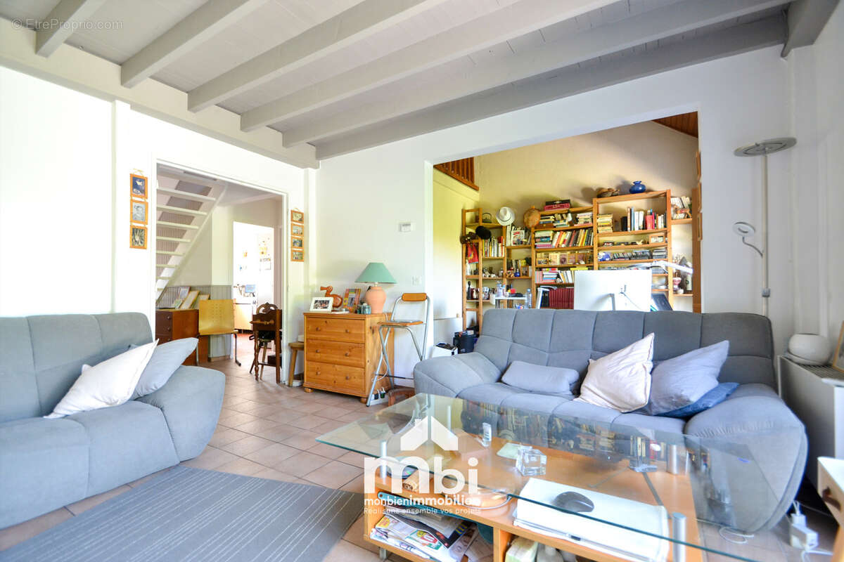 Maison à MARLY-LA-VILLE