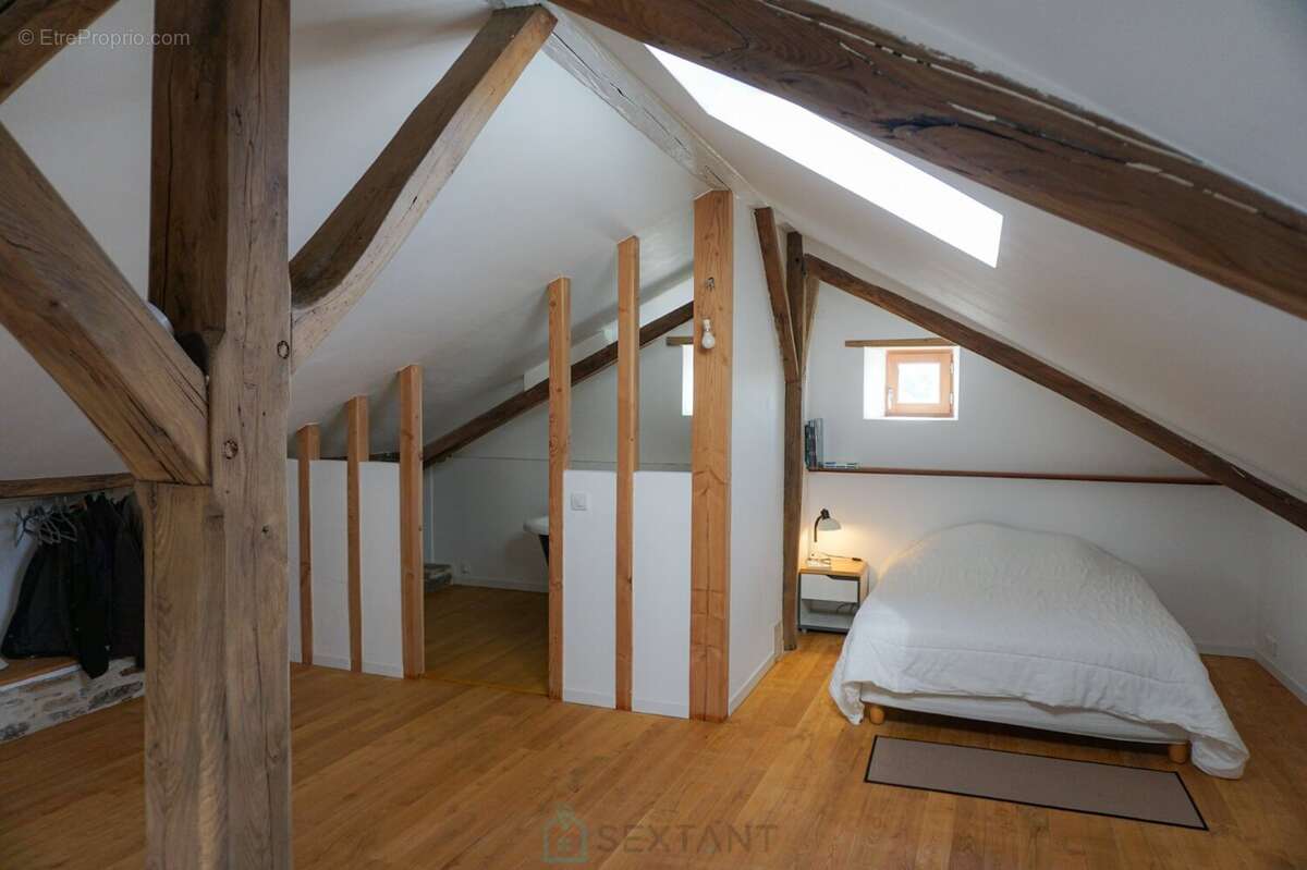Ancien corps de ferme niché au coeur d'une nature verdoyante et préservée. - photo 17