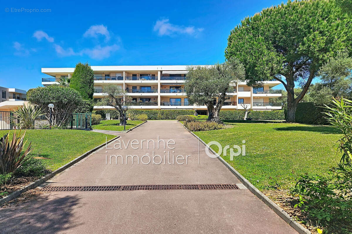 Appartement 76 m² à Antibes  - photo 3