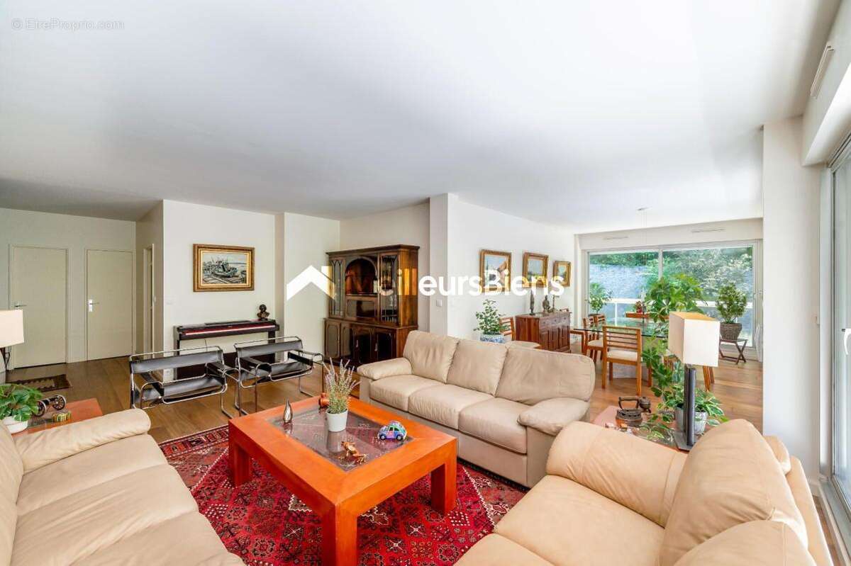 Appartement à VILLE-D'AVRAY