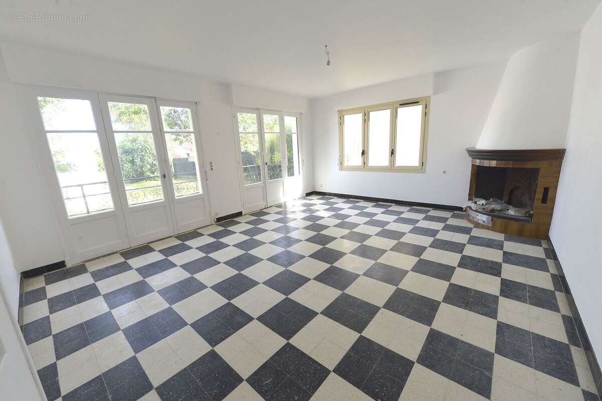 Maison à MESCHERS-SUR-GIRONDE