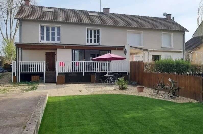 Maison à LA TRIMOUILLE