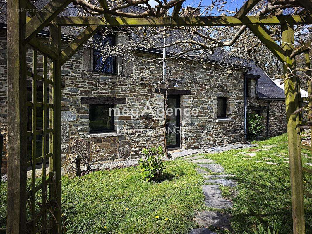 Maison à MALESTROIT